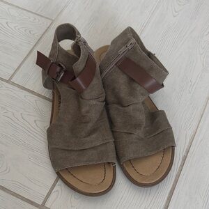 Blowfish Taupe Canvas and Brown Strap Open-Toe Sandals